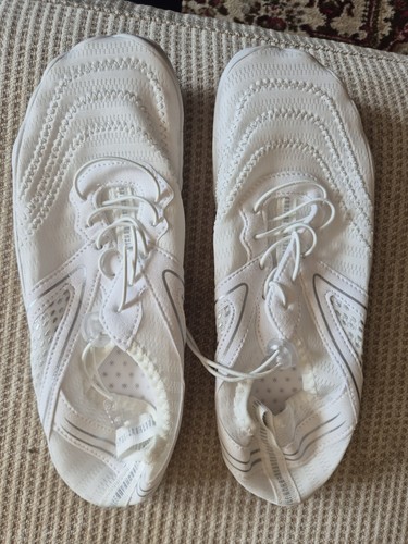 New white barefoot water - new,